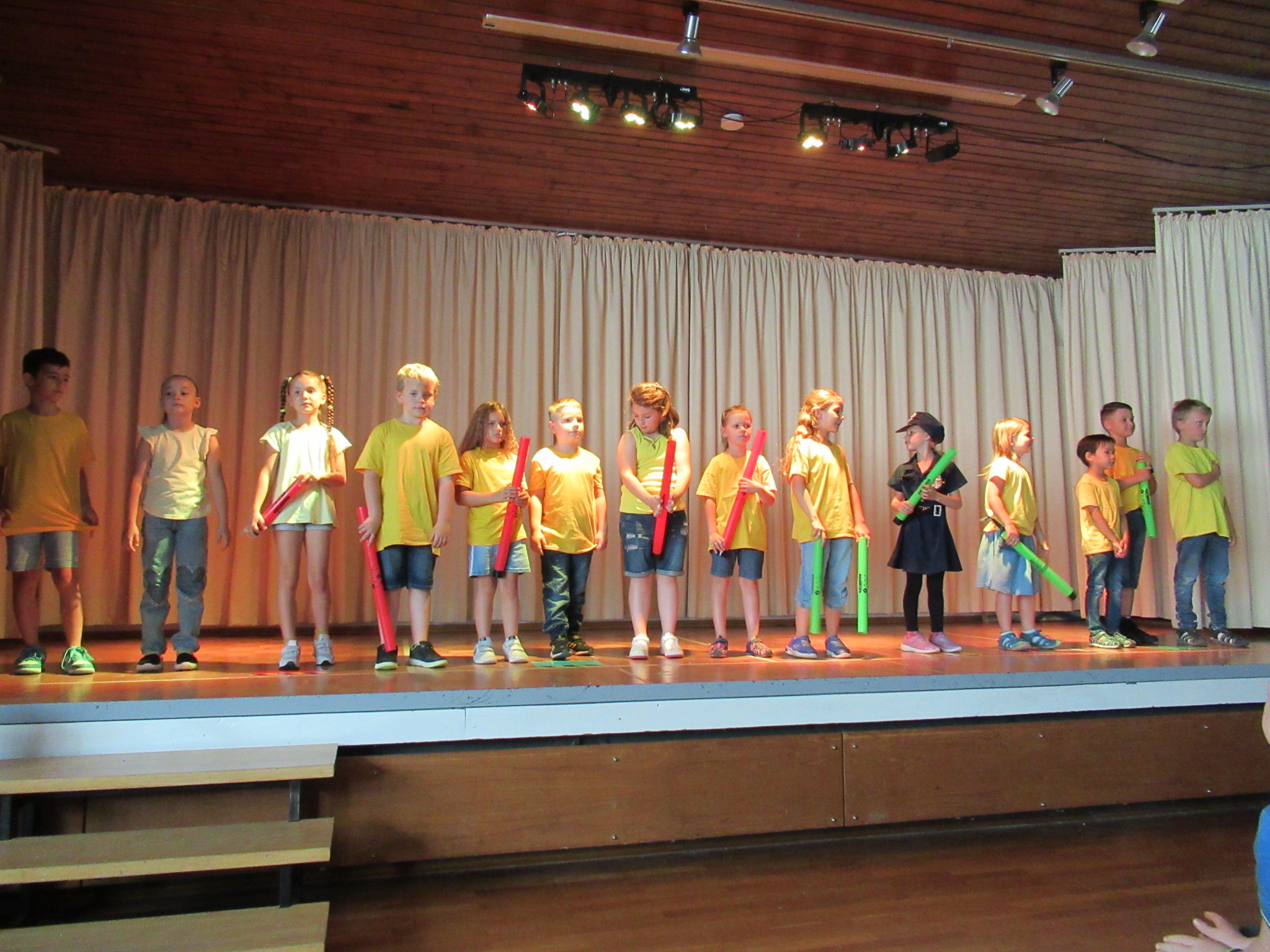 Das Wappen der Stadt Möhringen bei Tuttlingen mit der Mohrfrau auf blauem Hintergrund.