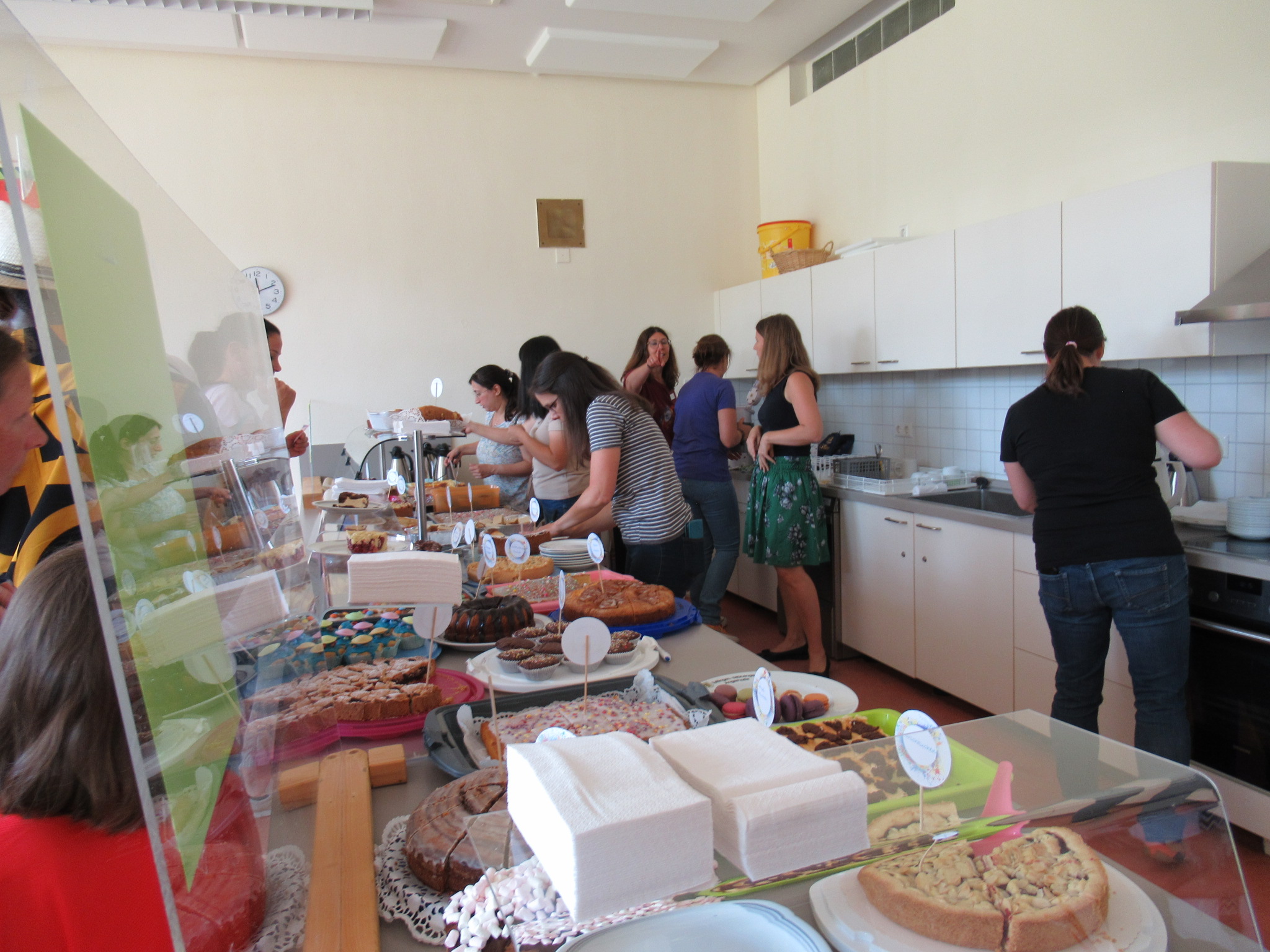 Das Wappen der Stadt Möhringen bei Tuttlingen mit der Mohrfrau auf blauem Hintergrund.