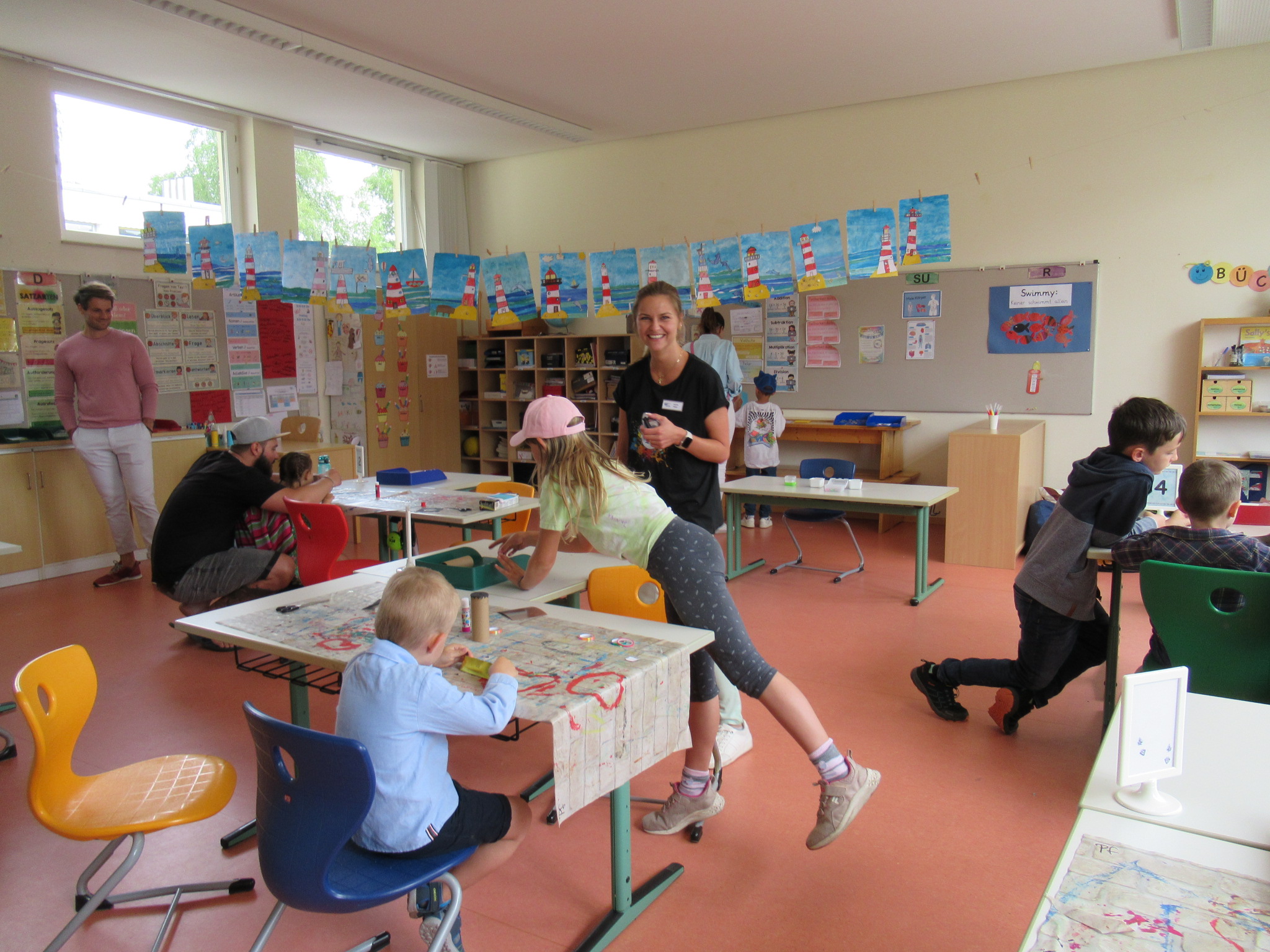 Das Wappen der Stadt Möhringen bei Tuttlingen mit der Mohrfrau auf blauem Hintergrund.