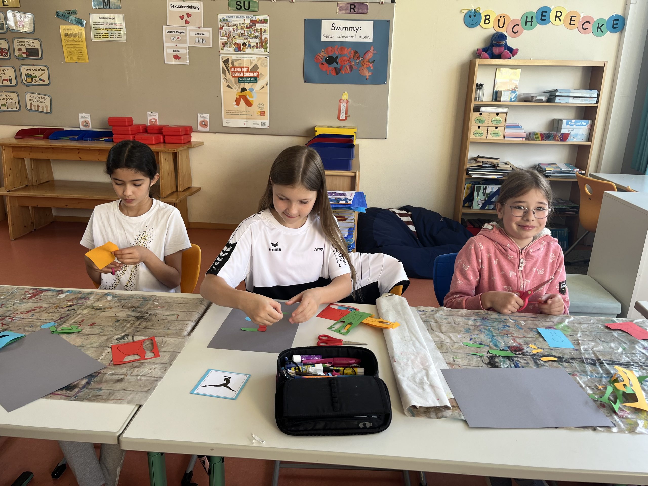 Das Wappen der Stadt Möhringen bei Tuttlingen mit der Mohrfrau auf blauem Hintergrund.