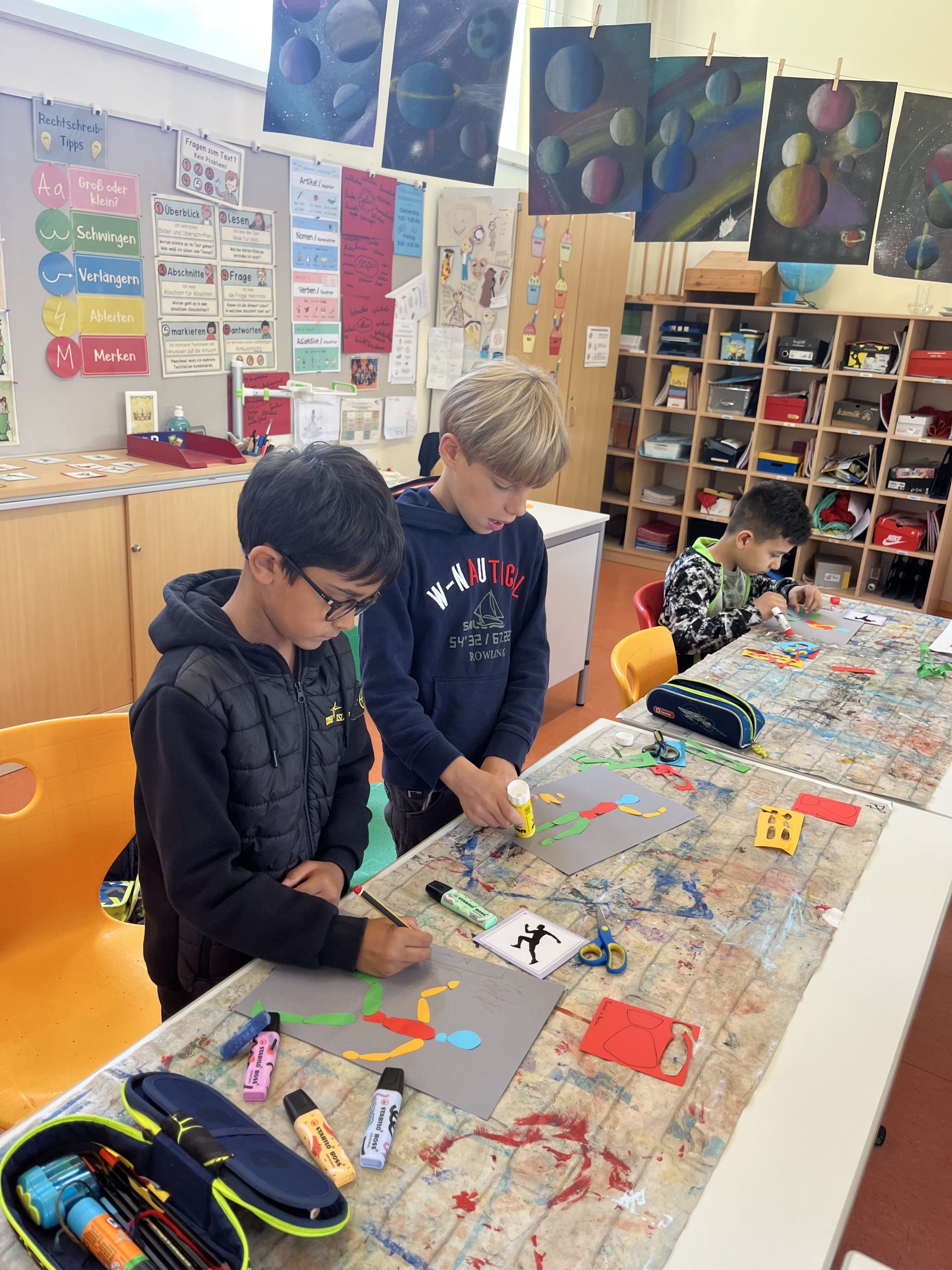Das Wappen der Stadt Möhringen bei Tuttlingen mit der Mohrfrau auf blauem Hintergrund.